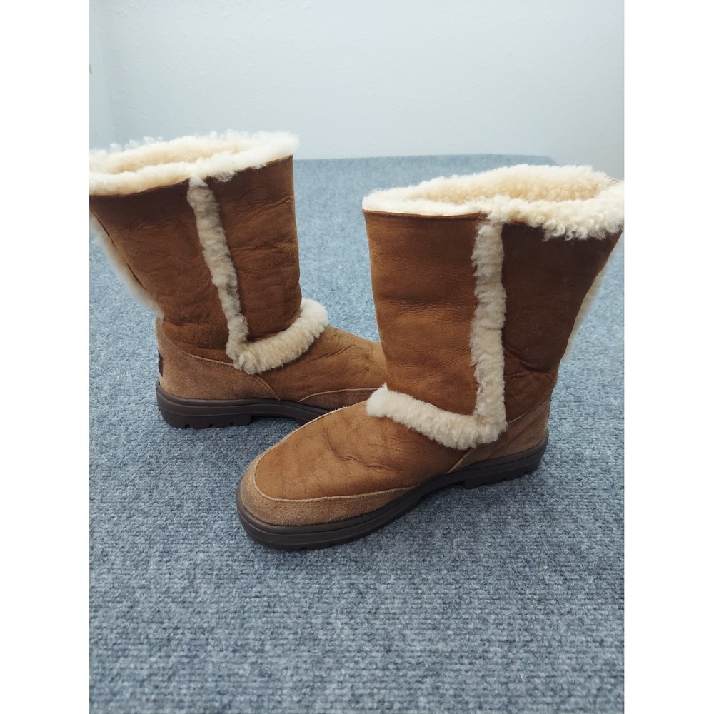 UGG Australia Sundance Short Boots Women 6 Brown Suede Sheepskin Lined Foldover